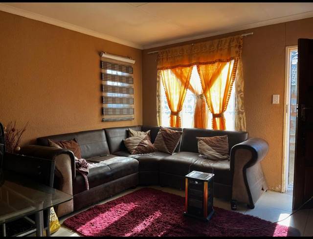 2 BEDROOM HOUSE FOR SALE IN WINDMILL PARK